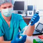 Ventajas de trabajar como Técnico de Laboratorio en Oposiciones Sanidad